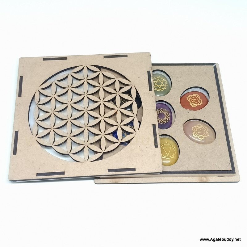 Seven Chakra Engraved Reiki Set with Flower of Life Chakra Box. - Agate ...